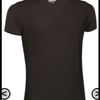 T-shirt preta básica de manga curta com gola redonda