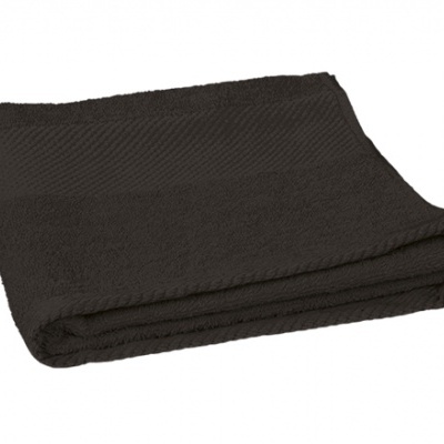 Toalha preta dobrada com textura felpuda