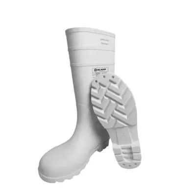 Botas brancas altas com sola antiderrapante e etiqueta BCAMP WORK