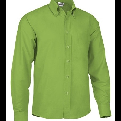 Camisa verde de manga longa com botões e gola dobrada