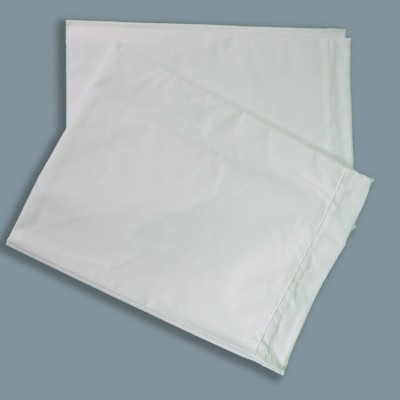 Toalha de mesa branca dobrada