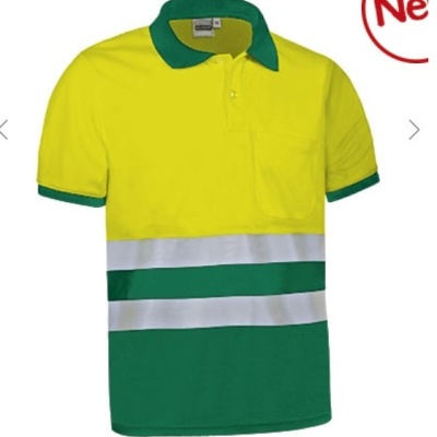 Polo de manga curta amarelo, verde e branco com bolso