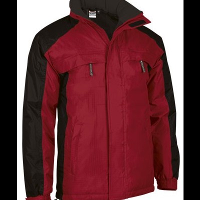 Casaco esportivo vermelho e preto com bolsos e fecho