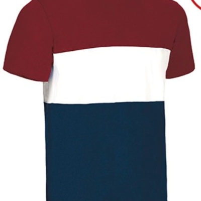 Camiseta de manga curta com faixas horizontais bordô, branco e azul escuro.