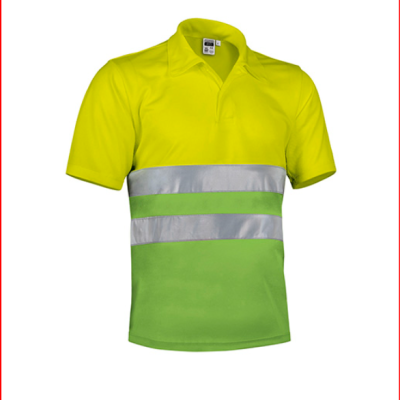 Polo amarelo e verde com faixas refletoras