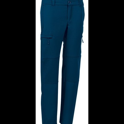 Calças azuis com bolsos laterais