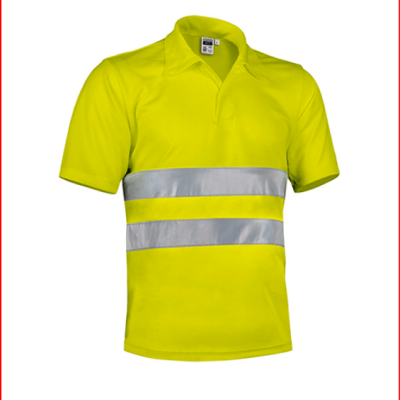 Polo amarelo fluorescente com faixas reflexivas cinza prateadas no peito