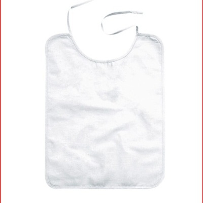 Babete branco simples em tecido macio com fecho para amarrar