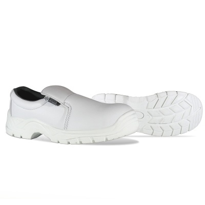 Sapatos de segurança brancos tipo mocassim com sola texturizada