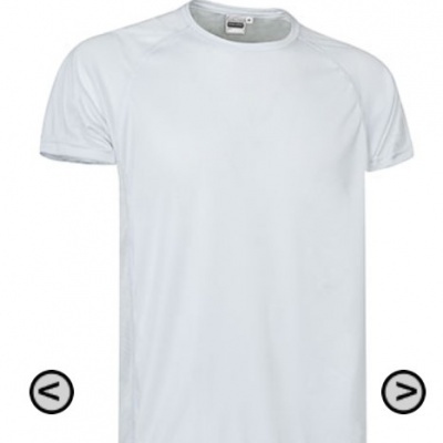 Camiseta branca de manga curta com gola redonda