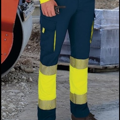 calças de trabalho azul escuro e amarelo fluorescente com faixas refletoras nos joelhos