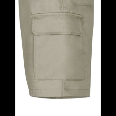 Parte inferior de calça cargo bege com bolso lateral quadrado e aba