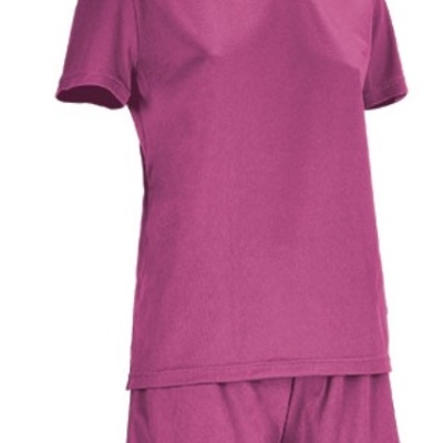 Conjunto desportivo rosa com t-shirt e calções