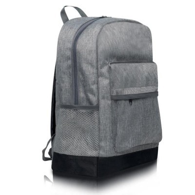 Mochila cinzenta com bolso frontal, bolso lateral em rede e base preta