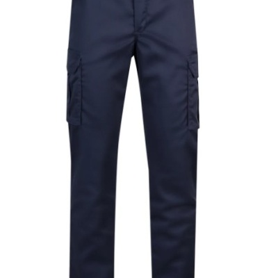 Calças cargo azuis escuras com bolsos laterais