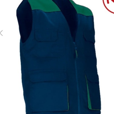 Colete de trabalho azul com detalhes verdes e bolsos grandes