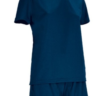 Conjunto azul escuro de t-shirt e calções em tecido liso