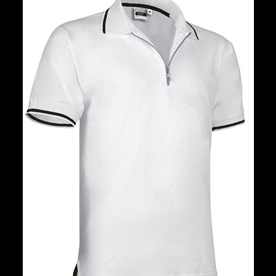 Polo branco de manga curta com fecho de correr e detalhes pretos na gola e mangas