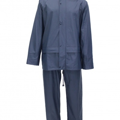 Conjunto impermeável azul escuro com casaco e calças