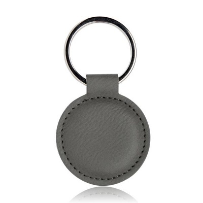 Chaveiro redondo em pele cinzenta com argola metálica prateada