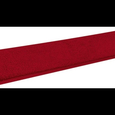 Toalha vermelha enrolada