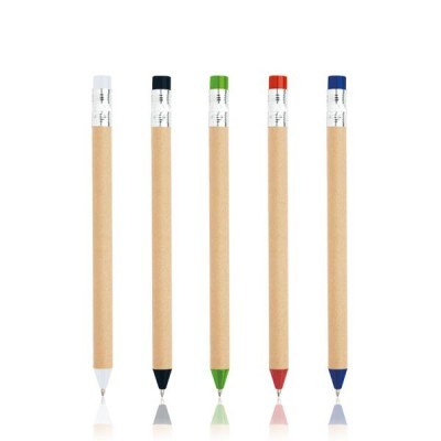 Conjunto de cinco lápis com corpo castanho e ponteiras coloridas