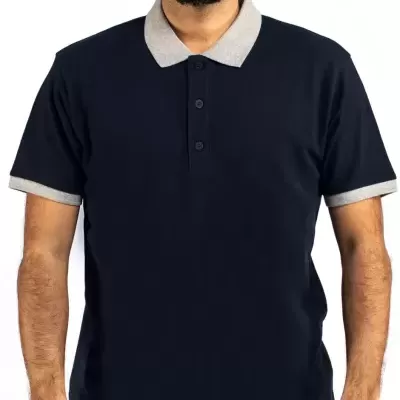 Polo masculino azul escuro com gola cinzenta