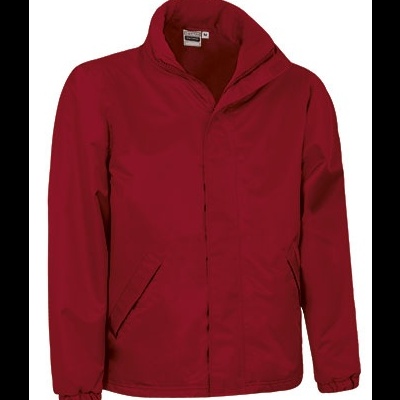 Casaco vermelho de manga comprida com gola alta e bolsos laterais