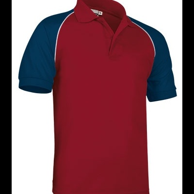 Polo de manga curta vermelha com mangas azuis