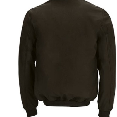 Casaco castanho escuro com gola alta visto de trás