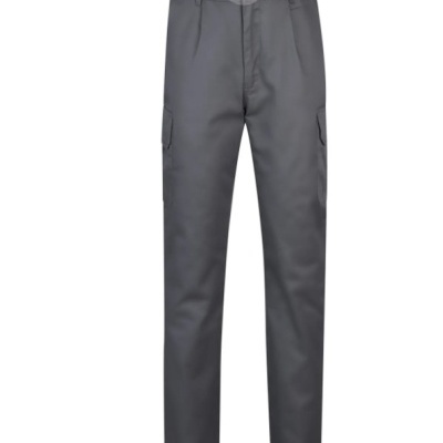 Calças de ganga cinza escuro com bolsos cargo em fundo branco