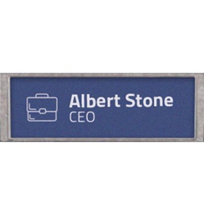 Placa de porta azul com nome Albert Stone e título CEO.