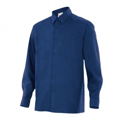Camisa azul escura com bolso no peito