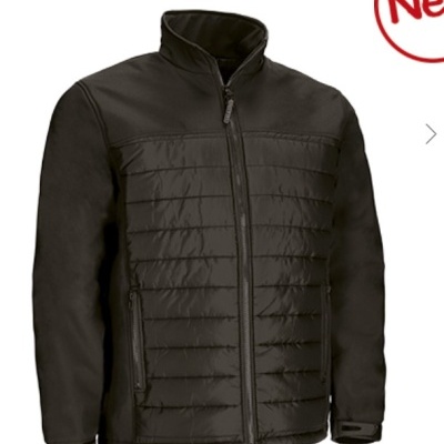 Casaco masculino preto com fecho e bolsos