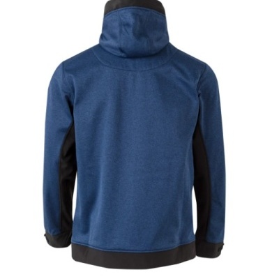 Casaco azul com detalhes pretos visto de trás