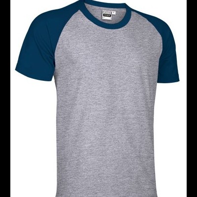 T-shirt cinza com mangas azul-escuro e gola azul-escuro