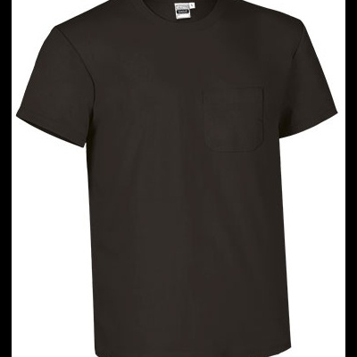 T-shirt preta com bolso frontal e etiqueta interior