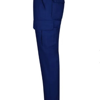 Calças de trabalho azuis com bolsos cargo e bolso traseiro.