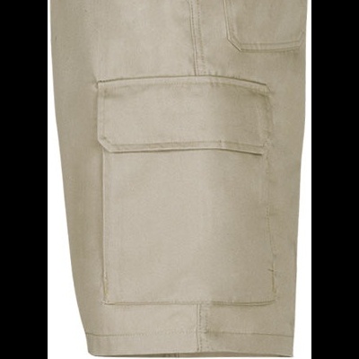 Calções bege com bolso grande e aba