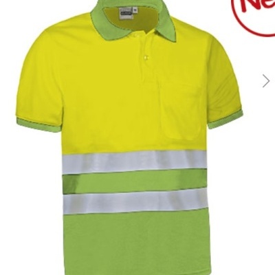 Polo de trabalho amarelo e verde com faixas refletoras e bolso