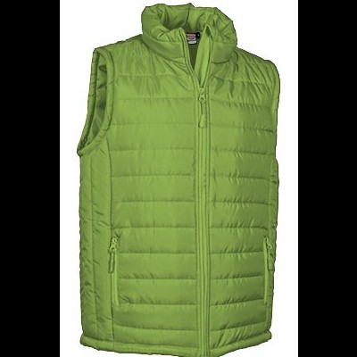 Colete acolchoado verde lima com fecho e bolsos frontais em fundo branco