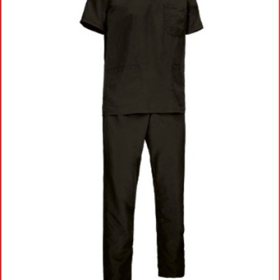 Fato de uniforme médico preto com camisola de manga curta e calças.