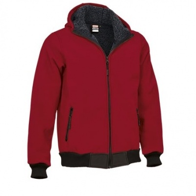 Casaco vermelho com capuz e fecho de correr preto com interior peludo cinzento