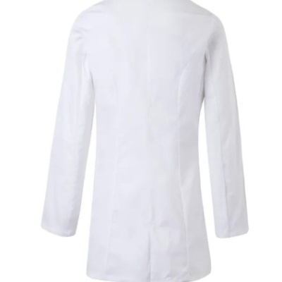 Blazer branco comprido visto de costas