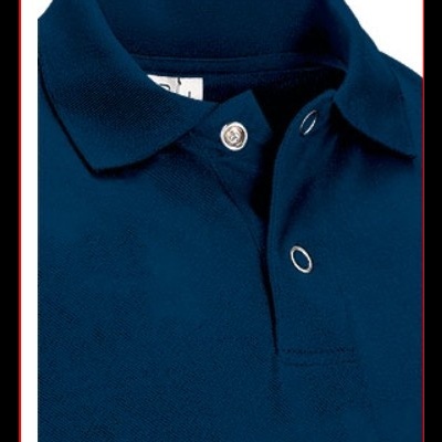 Polo azul escuro com gola e botões metálicos