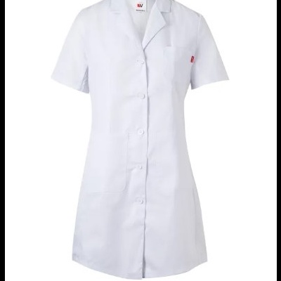 Vestido branco de trabalho com botões e bolsos