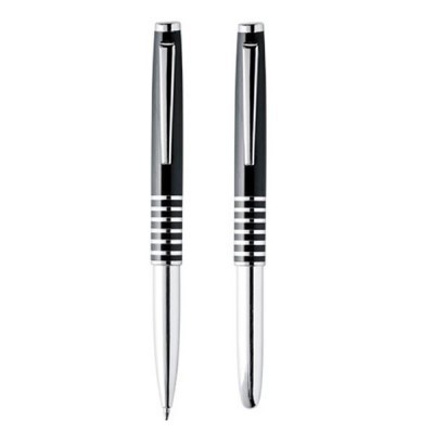 Conjunto de duas esferográficas prateadas com detalhes pretos e prateados