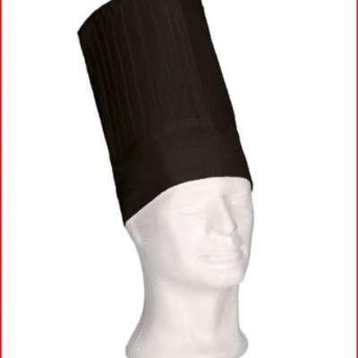 Chapéu de chef preto com pregas numa cabeça de manequim