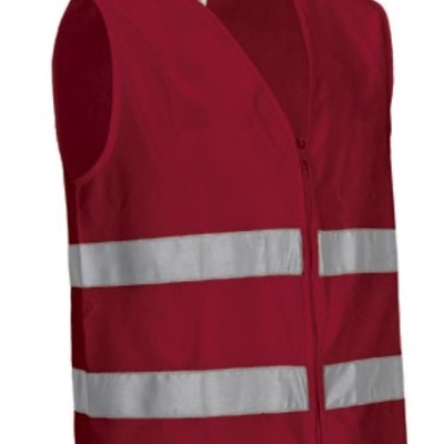 Colete vermelho com refletivos prateados e fecho de correr