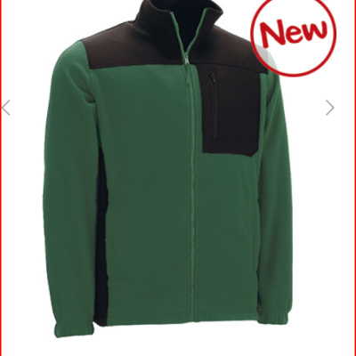 Casaco verde e preto com fecho e bolso zipado no peito.